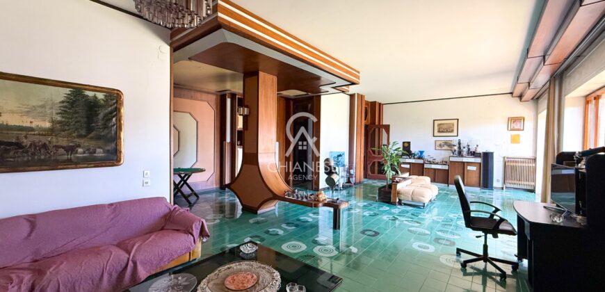 Sala Abbagnano – Appartamento con ingresso indipendente e ampi spazi esterni