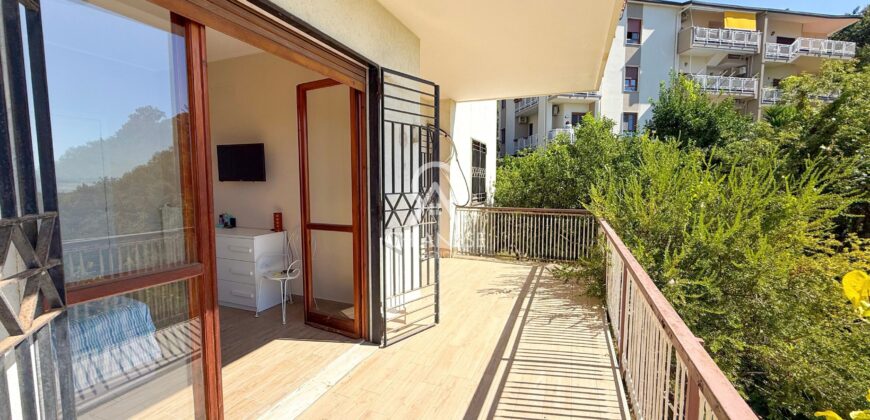 Appartamento ristrutturato con giardino privato a Sala Abbagnano