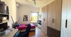 Viale delle Tamerici – Ampio appartamento con vista mare, box auto, cantina e giardino condominiale