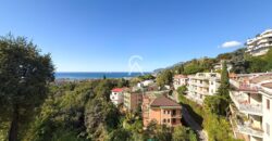 Viale delle Tamerici – Ampio appartamento con vista mare, box auto, cantina e giardino condominiale