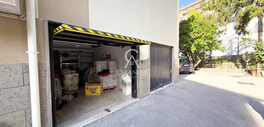 Viale delle Tamerici – Ampio appartamento con vista mare, box auto, cantina e giardino condominiale