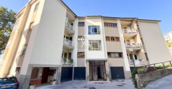 Viale delle Tamerici – Ampio appartamento con vista mare, box auto, cantina e giardino condominiale